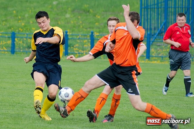 Zdjęcie w galerii na portalu naszraciborz.pl: Derby Raciborza: Dobra passa Płoni przerwana wiadomości z regionu