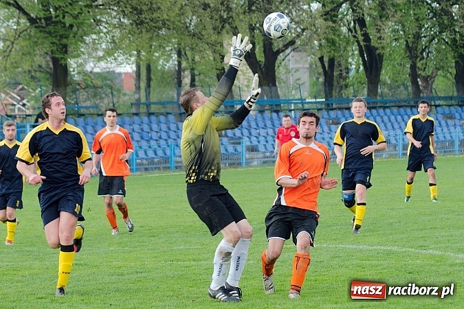 Zdjęcie w galerii na portalu naszraciborz.pl: Derby Raciborza: Dobra passa Płoni przerwana wiadomości z regionu
