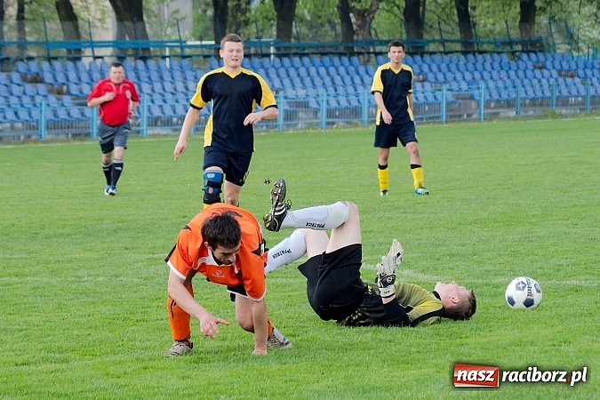 Zdjęcie w galerii na portalu naszraciborz.pl: Derby Raciborza: Dobra passa Płoni przerwana wiadomości z regionu