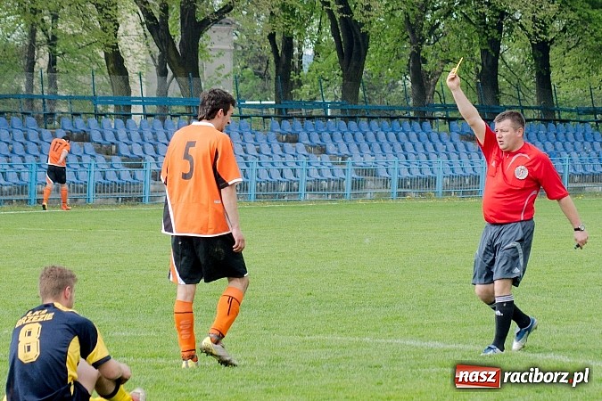 Zdjęcie w galerii na portalu naszraciborz.pl: Derby Raciborza: Dobra passa Płoni przerwana wiadomości z regionu