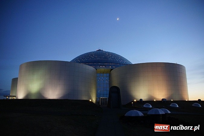 Zdjęcie w galerii na portalu naszraciborz.pl: Ze szkoły na Ostrogu do Islandii wiadomości z regionu