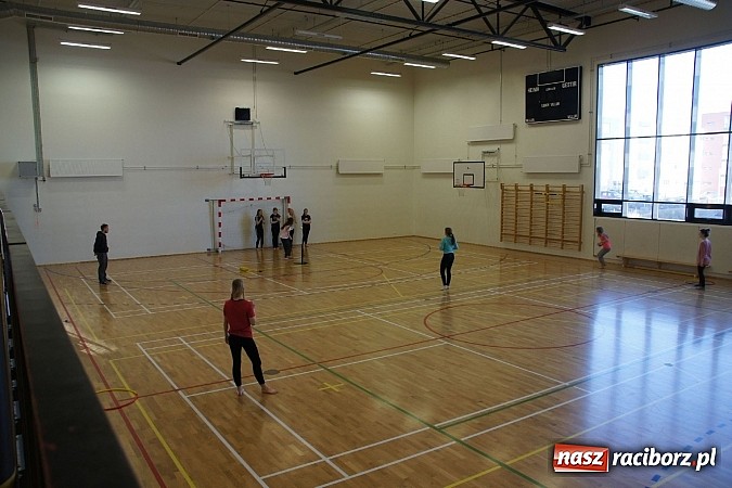 Zdjęcie w galerii na portalu naszraciborz.pl: Ze szkoły na Ostrogu do Islandii wiadomości z regionu