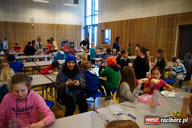 Zdjęcie w galerii na portalu naszraciborz.pl: Ze szkoły na Ostrogu do Islandii wiadomości z regionu