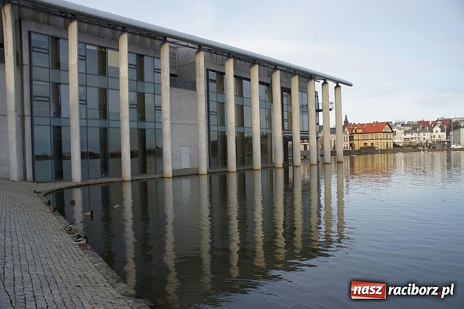 Zdjęcie w galerii na portalu naszraciborz.pl: Ze szkoły na Ostrogu do Islandii wiadomości z regionu