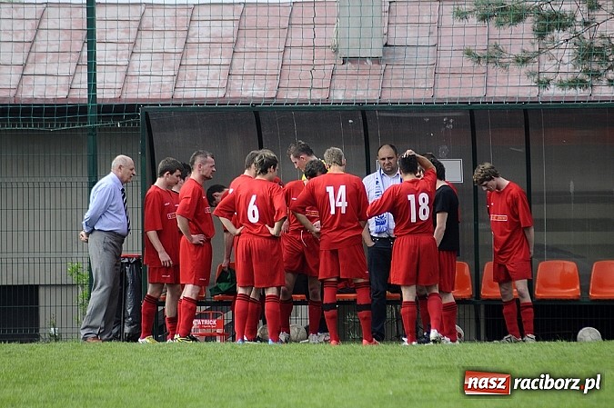 Zdjęcie w galerii na portalu naszraciborz.pl: Emocje w końcówce. Turza lepsza od Ocic wiadomości z regionu