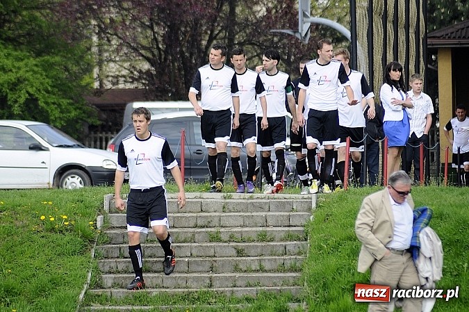 Zdjęcie w galerii na portalu naszraciborz.pl: Emocje w końcówce. Turza lepsza od Ocic wiadomości z regionu