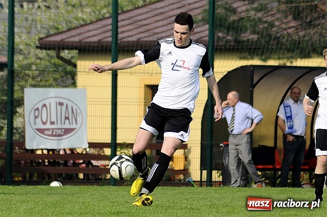 Zdjęcie w galerii na portalu naszraciborz.pl: Emocje w końcówce. Turza lepsza od Ocic wiadomości z regionu