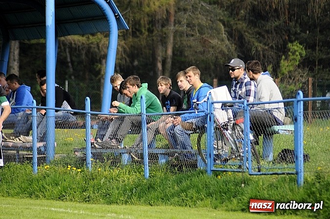 Zdjęcie w galerii na portalu naszraciborz.pl: Emocje w końcówce. Turza lepsza od Ocic wiadomości z regionu