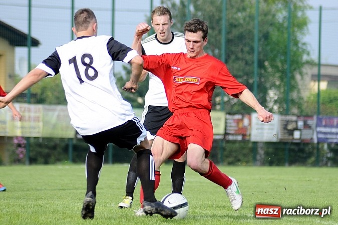 Zdjęcie w galerii na portalu naszraciborz.pl: Emocje w końcówce. Turza lepsza od Ocic wiadomości z regionu