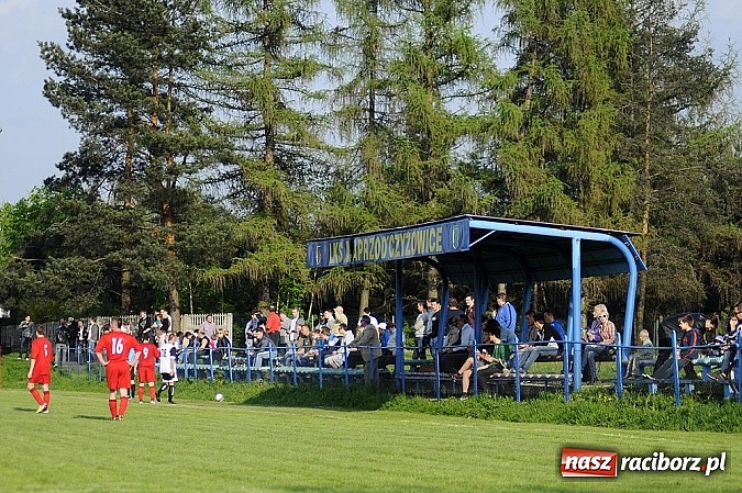 Zdjęcie w galerii na portalu naszraciborz.pl: Emocje w końcówce. Turza lepsza od Ocic wiadomości z regionu