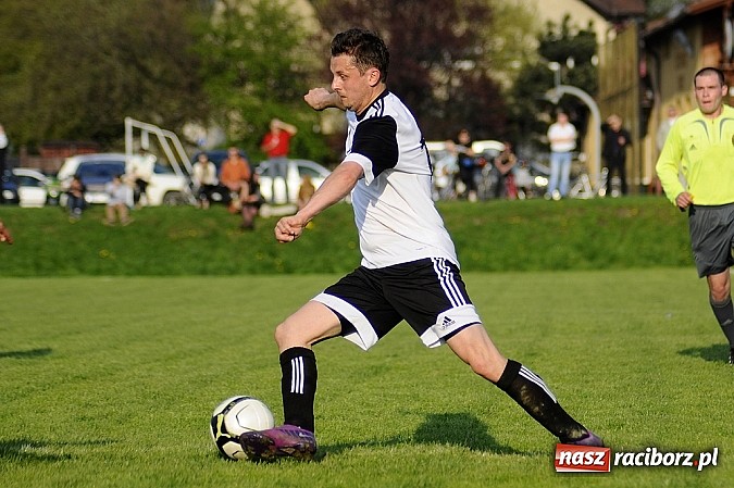 Zdjęcie w galerii na portalu naszraciborz.pl: Emocje w końcówce. Turza lepsza od Ocic wiadomości z regionu