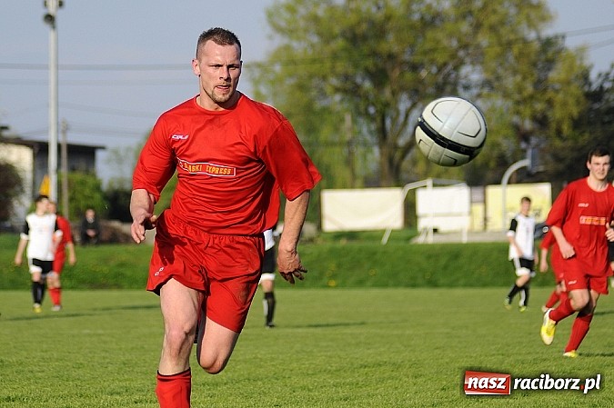 Zdjęcie w galerii na portalu naszraciborz.pl: Emocje w końcówce. Turza lepsza od Ocic wiadomości z regionu