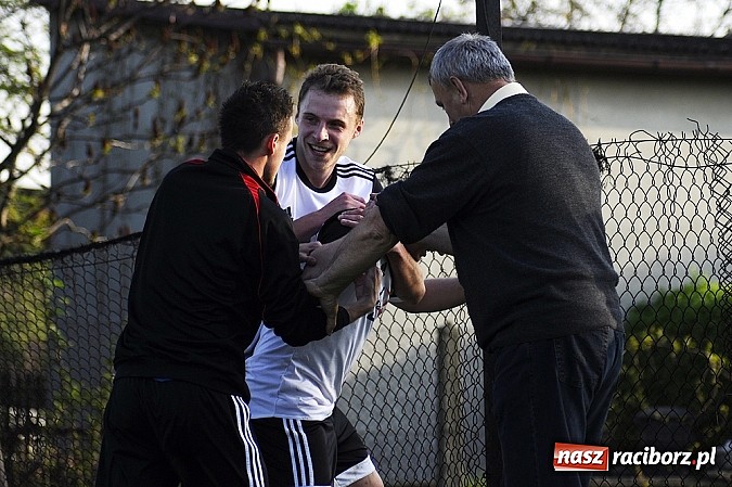 Zdjęcie w galerii na portalu naszraciborz.pl: Emocje w końcówce. Turza lepsza od Ocic wiadomości z regionu