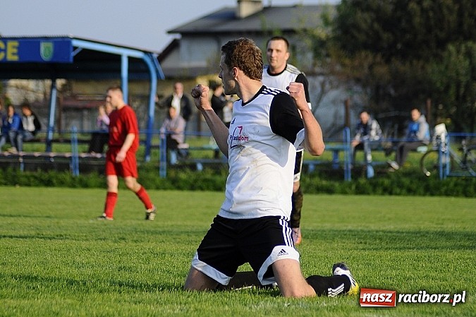 Zdjęcie w galerii na portalu naszraciborz.pl: Emocje w końcówce. Turza lepsza od Ocic wiadomości z regionu