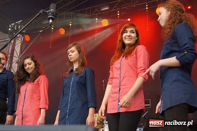 Zdjęcie w galerii na portalu naszraciborz.pl: Majówkowa prywatka na raciborskim rynku wiadomości z regionu