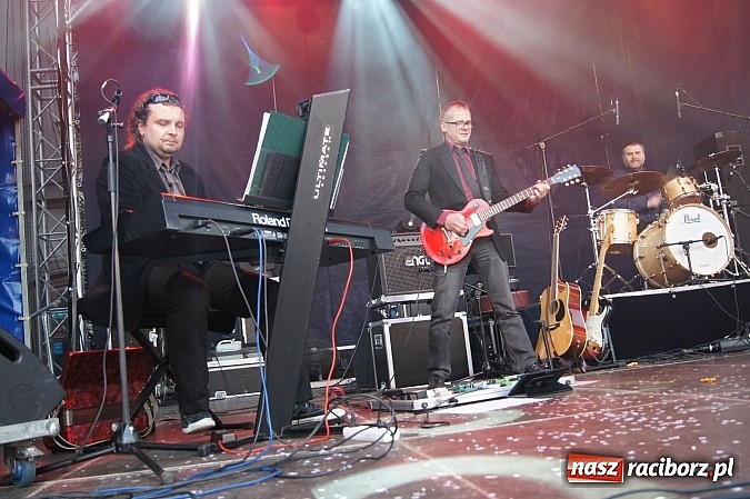 Zdjęcie w galerii na portalu naszraciborz.pl: Majówkowa prywatka na raciborskim rynku wiadomości z regionu