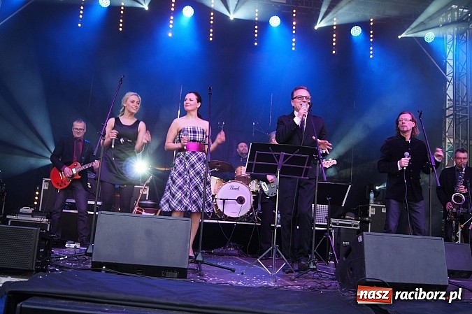 Zdjęcie w galerii na portalu naszraciborz.pl: Majówkowa prywatka na raciborskim rynku wiadomości z regionu