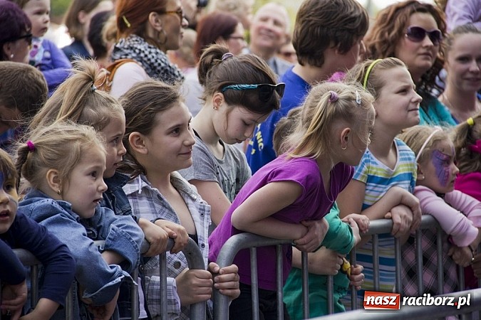 Zdjęcie w galerii na portalu naszraciborz.pl: Majówkowa prywatka na raciborskim rynku wiadomości z regionu