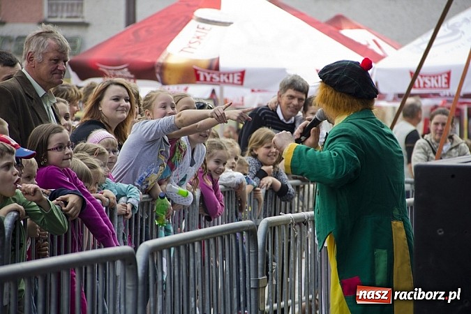 Zdjęcie w galerii na portalu naszraciborz.pl: Majówkowa prywatka na raciborskim rynku wiadomości z regionu