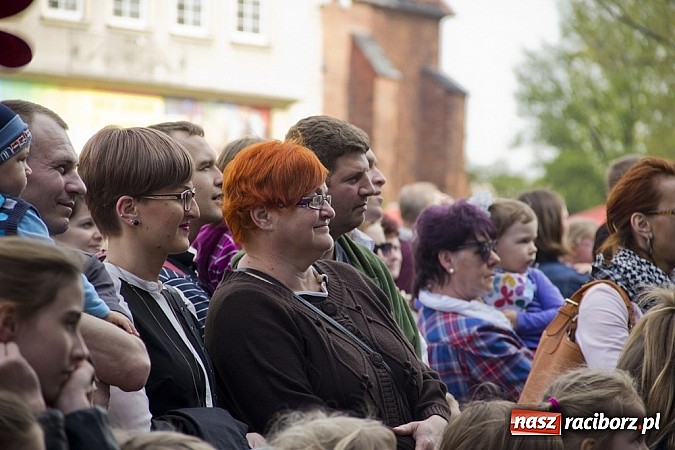 Zdjęcie w galerii na portalu naszraciborz.pl: Majówkowa prywatka na raciborskim rynku wiadomości z regionu
