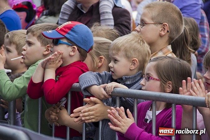 Zdjęcie w galerii na portalu naszraciborz.pl: Majówkowa prywatka na raciborskim rynku wiadomości z regionu