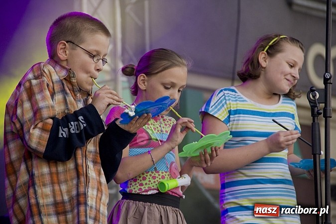 Zdjęcie w galerii na portalu naszraciborz.pl: Majówkowa prywatka na raciborskim rynku wiadomości z regionu