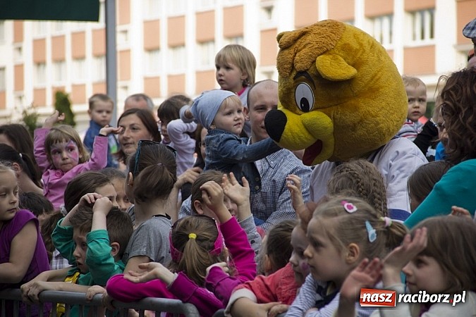 Zdjęcie w galerii na portalu naszraciborz.pl: Majówkowa prywatka na raciborskim rynku wiadomości z regionu