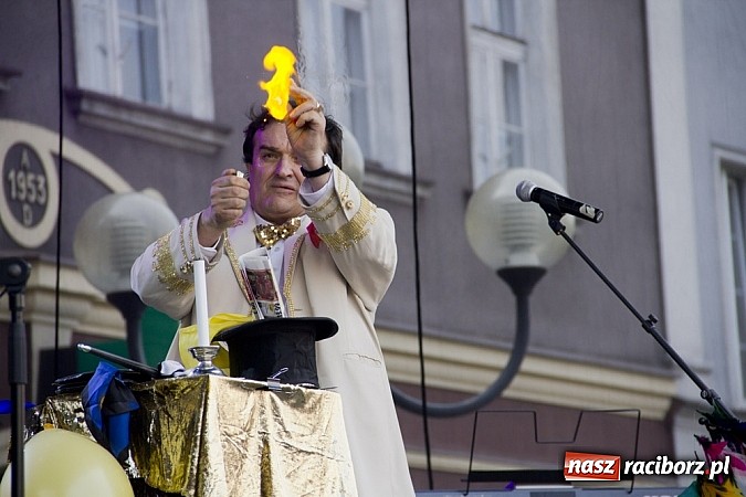 Zdjęcie w galerii na portalu naszraciborz.pl: Majówkowa prywatka na raciborskim rynku wiadomości z regionu