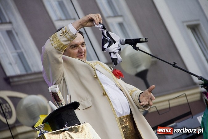 Zdjęcie w galerii na portalu naszraciborz.pl: Majówkowa prywatka na raciborskim rynku wiadomości z regionu