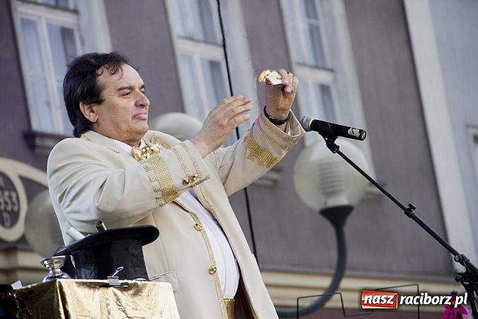 Zdjęcie w galerii na portalu naszraciborz.pl: Majówkowa prywatka na raciborskim rynku wiadomości z regionu