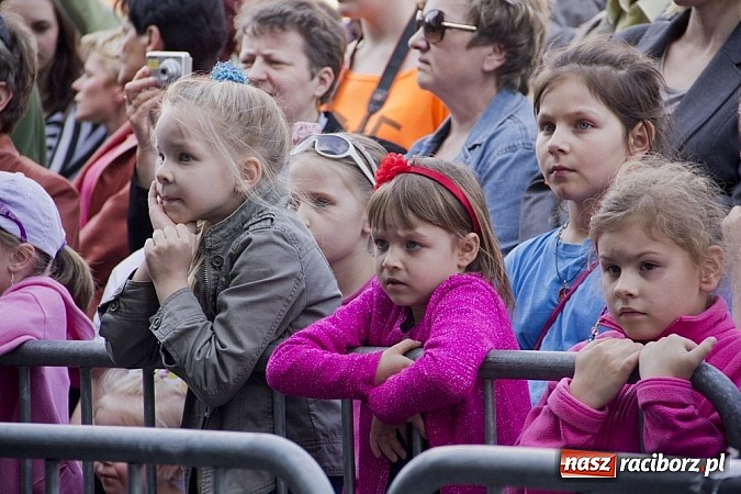 Zdjęcie w galerii na portalu naszraciborz.pl: Majówkowa prywatka na raciborskim rynku wiadomości z regionu
