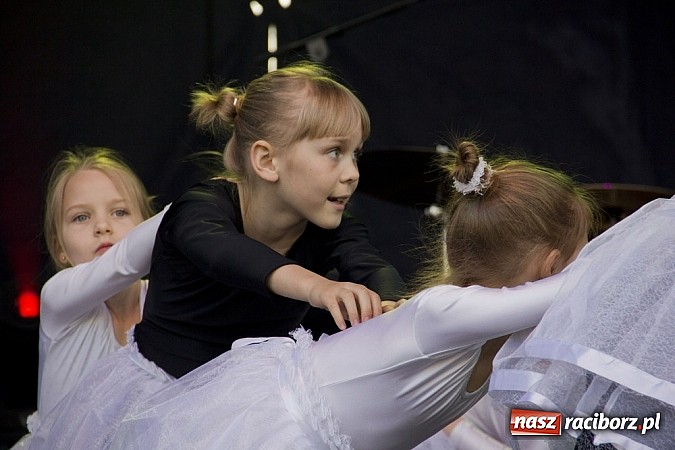 Zdjęcie w galerii na portalu naszraciborz.pl: Majówkowa prywatka na raciborskim rynku wiadomości z regionu
