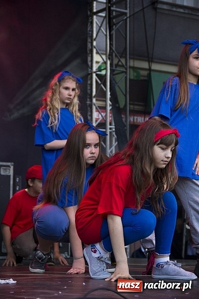 Zdjęcie w galerii na portalu naszraciborz.pl: Majówkowa prywatka na raciborskim rynku wiadomości z regionu