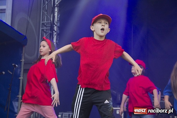 Zdjęcie w galerii na portalu naszraciborz.pl: Majówkowa prywatka na raciborskim rynku wiadomości z regionu