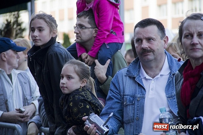 Zdjęcie w galerii na portalu naszraciborz.pl: Majówkowa prywatka na raciborskim rynku wiadomości z regionu