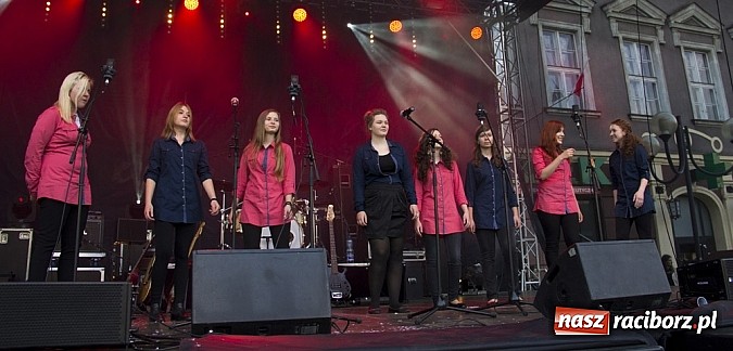 Zdjęcie w galerii na portalu naszraciborz.pl: Majówkowa prywatka na raciborskim rynku wiadomości z regionu