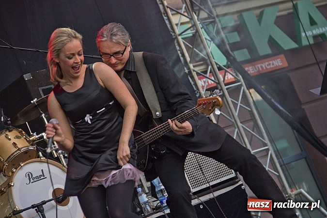 Zdjęcie w galerii na portalu naszraciborz.pl: Majówkowa prywatka na raciborskim rynku wiadomości z regionu