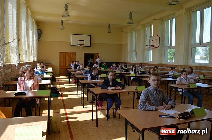 Zdjęcie w galerii na portalu naszraciborz.pl: Ortograficzne zmagania na Płoni wiadomości z regionu