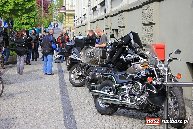 Zdjęcie w galerii na portalu naszraciborz.pl: Motocykliści z Roth w fabryce czekolady wiadomości z regionu