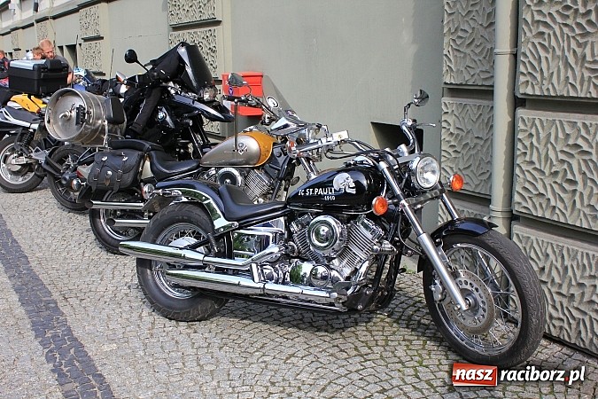 Zdjęcie w galerii na portalu naszraciborz.pl: Motocykliści z Roth w fabryce czekolady wiadomości z regionu