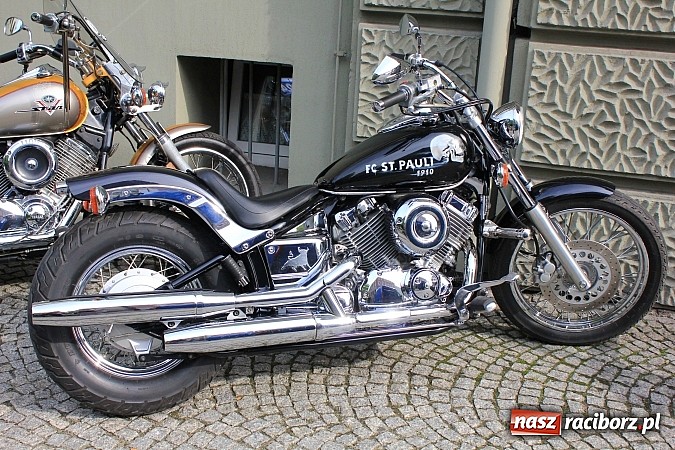 Zdjęcie w galerii na portalu naszraciborz.pl: Motocykliści z Roth w fabryce czekolady wiadomości z regionu