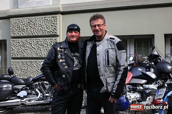 Zdjęcie w galerii na portalu naszraciborz.pl: Motocykliści z Roth w fabryce czekolady wiadomości z regionu