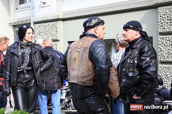 Zdjęcie w galerii na portalu naszraciborz.pl: Motocykliści z Roth w fabryce czekolady wiadomości z regionu