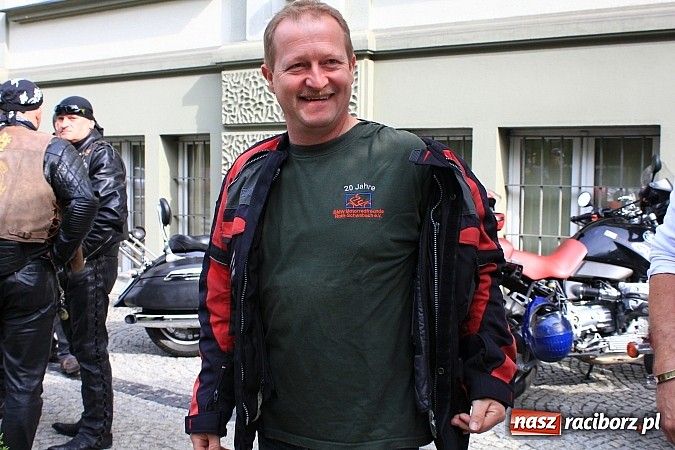 Zdjęcie w galerii na portalu naszraciborz.pl: Motocykliści z Roth w fabryce czekolady wiadomości z regionu