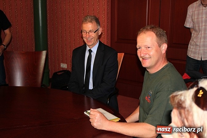 Zdjęcie w galerii na portalu naszraciborz.pl: Motocykliści z Roth w fabryce czekolady wiadomości z regionu