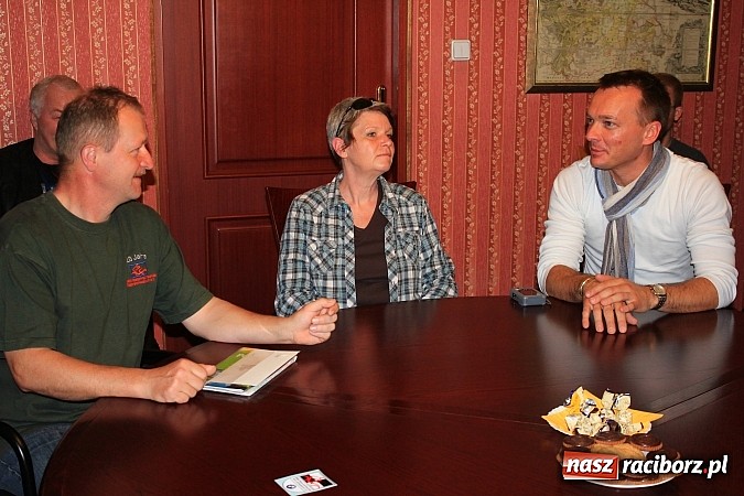 Zdjęcie w galerii na portalu naszraciborz.pl: Motocykliści z Roth w fabryce czekolady wiadomości z regionu