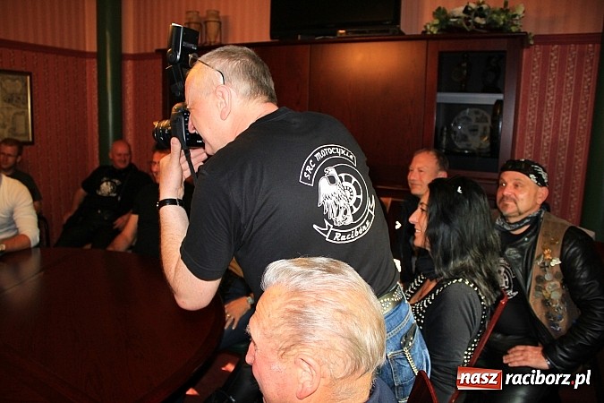 Zdjęcie w galerii na portalu naszraciborz.pl: Motocykliści z Roth w fabryce czekolady wiadomości z regionu