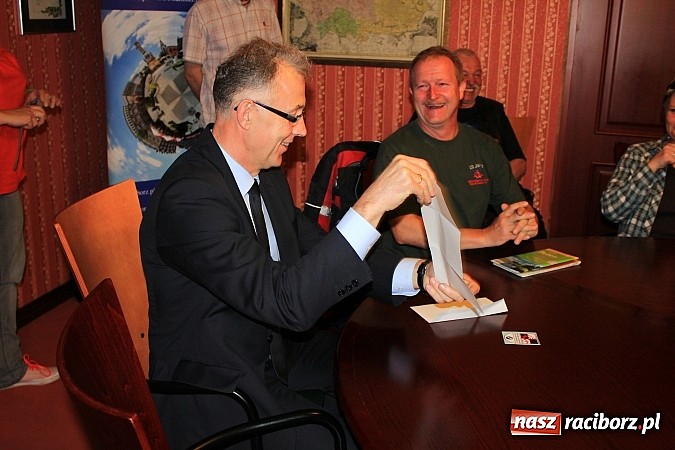 Zdjęcie w galerii na portalu naszraciborz.pl: Motocykliści z Roth w fabryce czekolady wiadomości z regionu