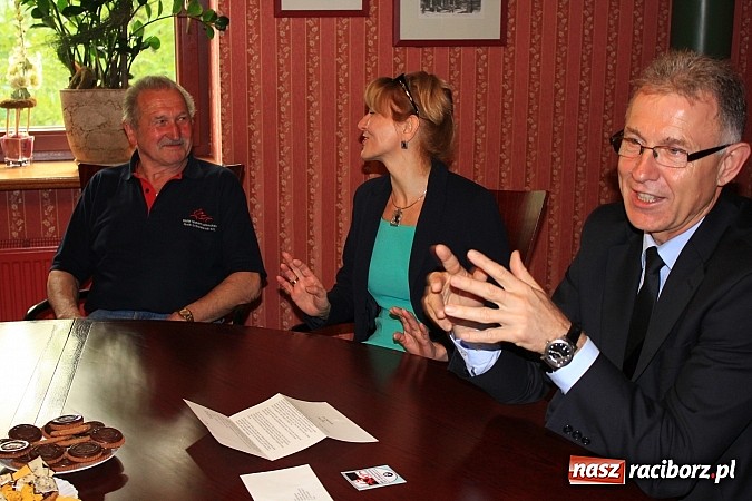 Zdjęcie w galerii na portalu naszraciborz.pl: Motocykliści z Roth w fabryce czekolady wiadomości z regionu