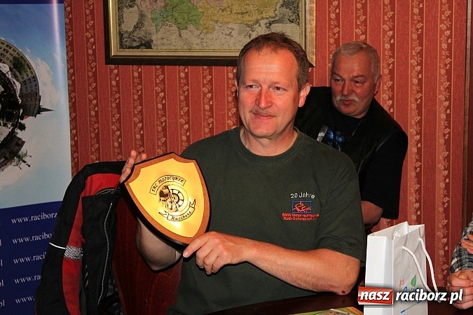 Zdjęcie w galerii na portalu naszraciborz.pl: Motocykliści z Roth w fabryce czekolady wiadomości z regionu